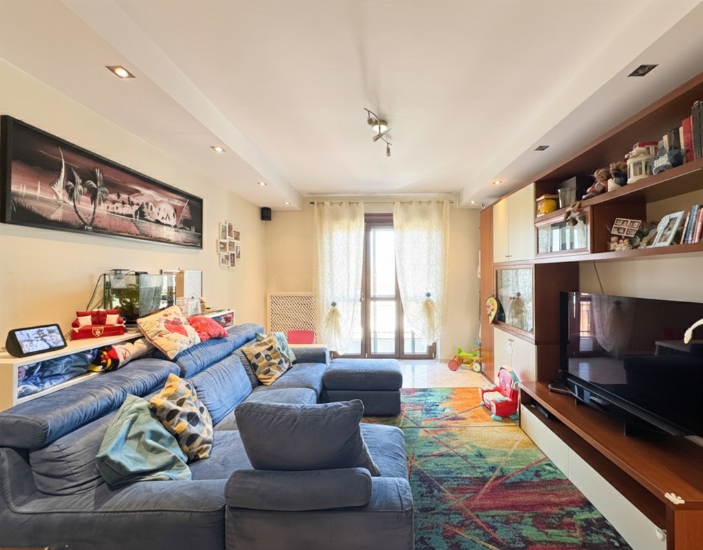 QUADRILOCALE VIA SOMALIA 108, TORINO